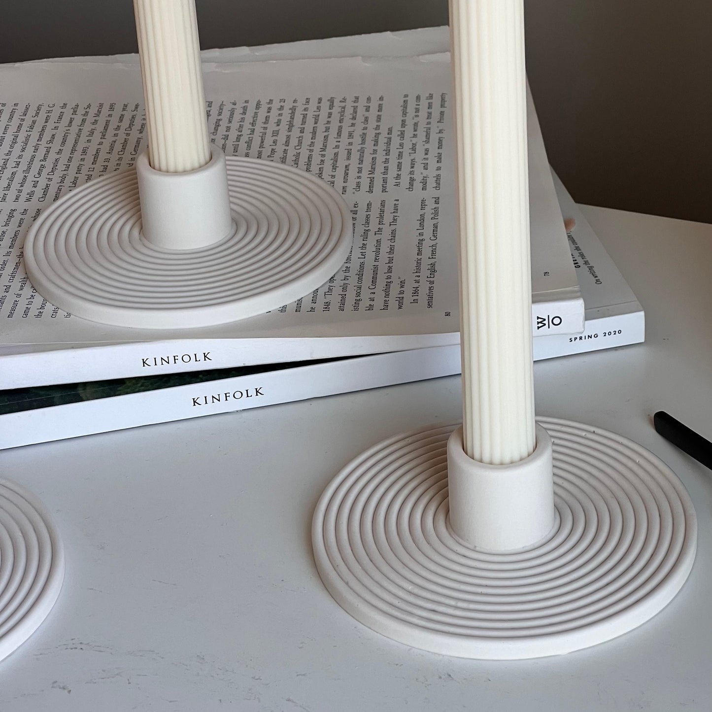 Round Minimal Candlestick Holder