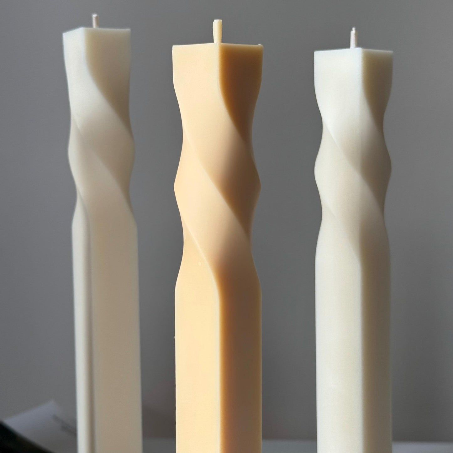 Greko Column Swirl Candle