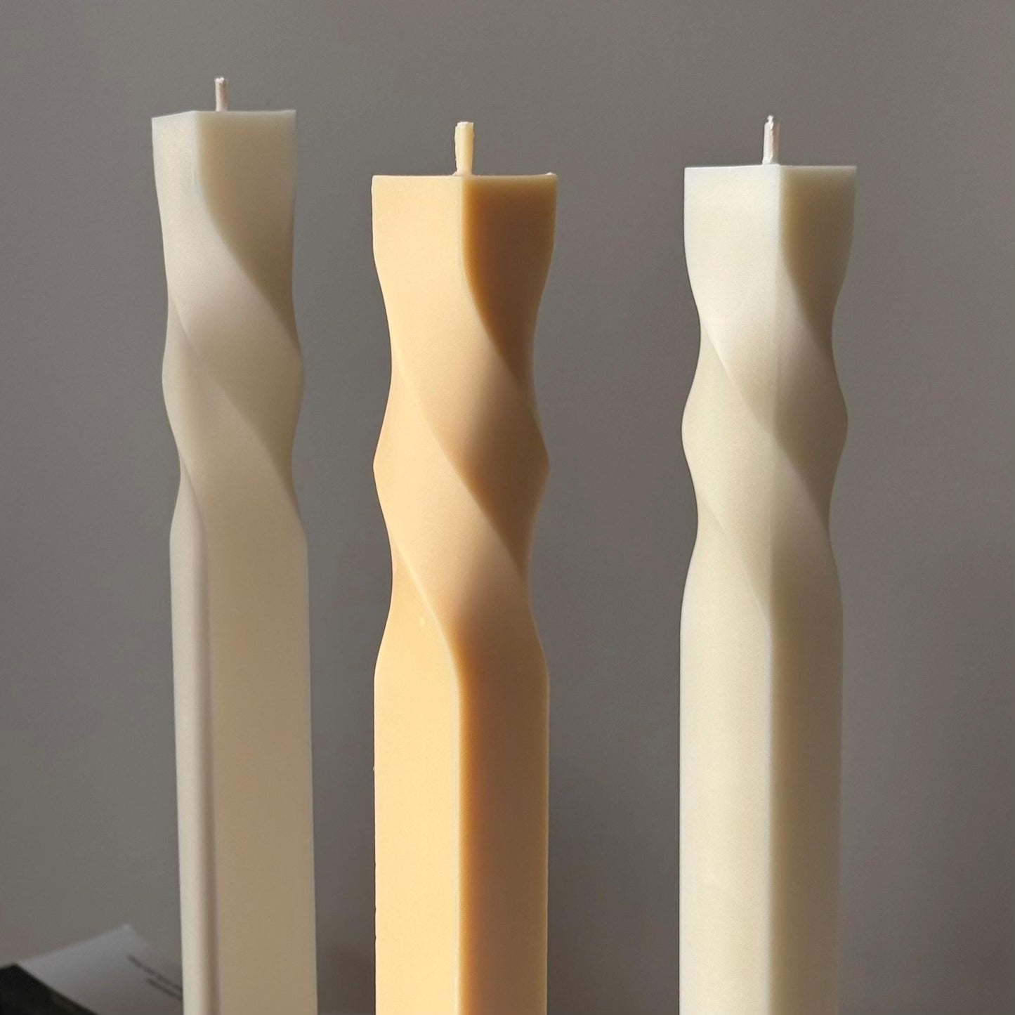 Greko Column Swirl Candle