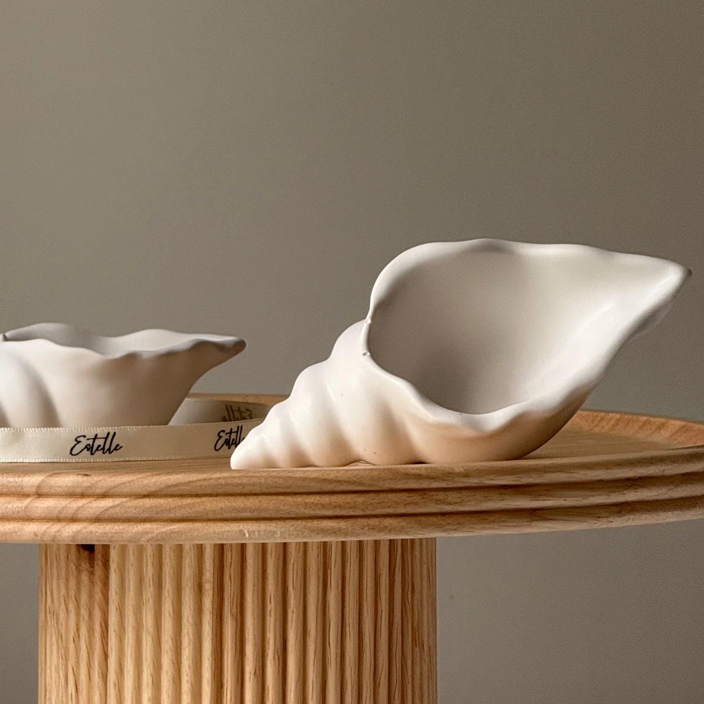 Elegant Conch Trinket Tray | Jewelry Storage Dish| Desk Accessories| Homeware Gift Idea| Jesmonite Home Decor| Scandi Decor| Gift For Her