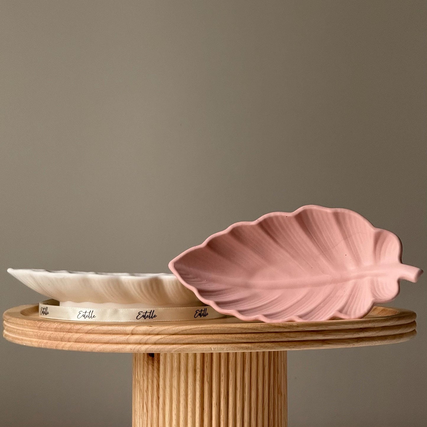 Leaf Tray | Jewelry Storage Dish| Desk Accessories| Jesmonite Homeware| Gift Idea| Jesmonite Home Decor| Scandi Decor| Gift For Her