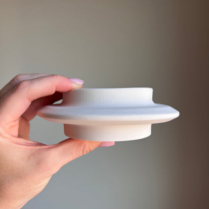 Handmade Jesmonite Round Pillar Candle Holder: Minimalist Wedding Decor