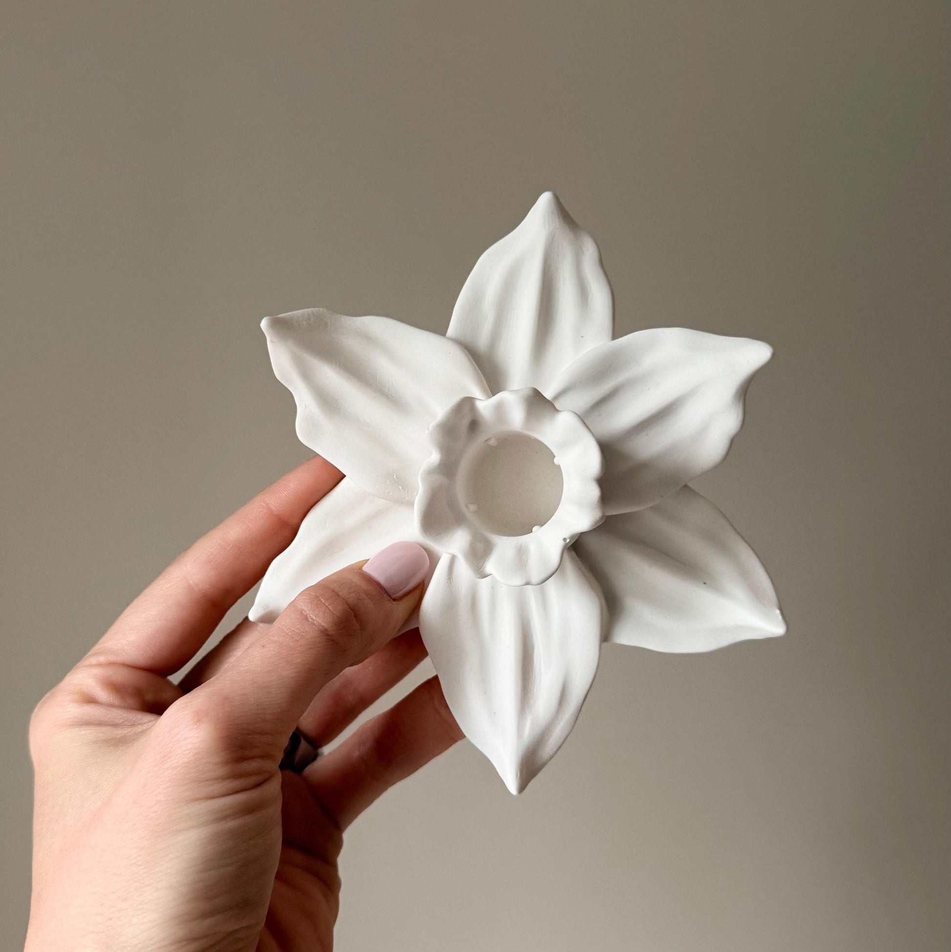 Handmade Daffodil Candlestick Holder: Minimalist Wedding Decor