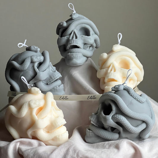 Halloween Skull With Snakes Candle| Handmade Gift| Cool Candle| Spooky Soy Wax Candle|Hand Poured Candle|Aesthetic Home Decor|Halloween Gift